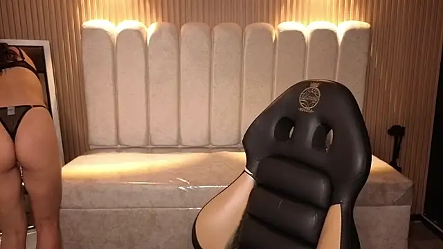  Mia Evans 1 online show from November 26, 2025, 7:25 pm