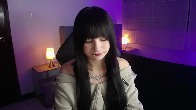  Charlotte Collins  online show from January 7, 2026, 2:33 pm