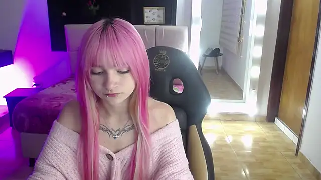  Charlotte Collins  online show from May 8, 2026, 3:16 pm