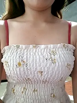 mymy06 online show from April 16, 2026, 10:23 pm