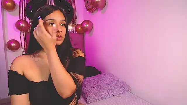 mae nathan  online show from November 20, 2025, 5:30 am