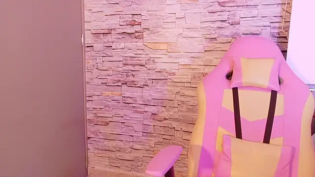 liz monserrat 1 online show from January 17, 2026, 7:28 pm