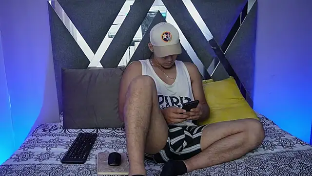 massimo vidal  online show from October 8, 2025, 1:45 pm