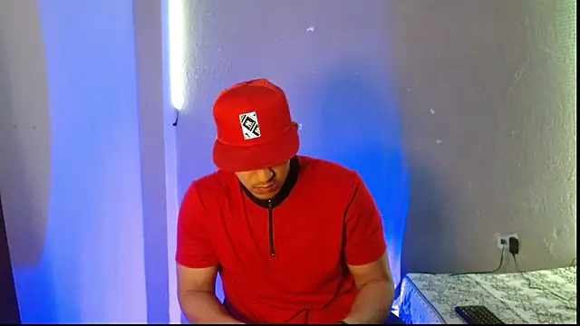 massimo vidal  online show from November 27, 2025, 5:35 pm