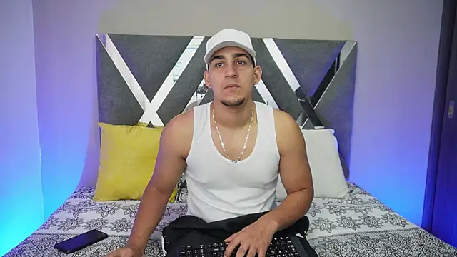 massimo vidal  online show from October 7, 2025, 1:01 pm