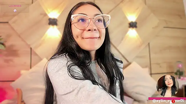 aylin rousse online show from October 9, 2025, 7:36 pm