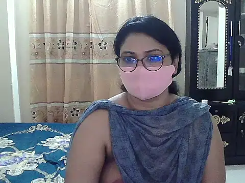 Elena cruz5 online show from October 6, 2025, 9:26 pm