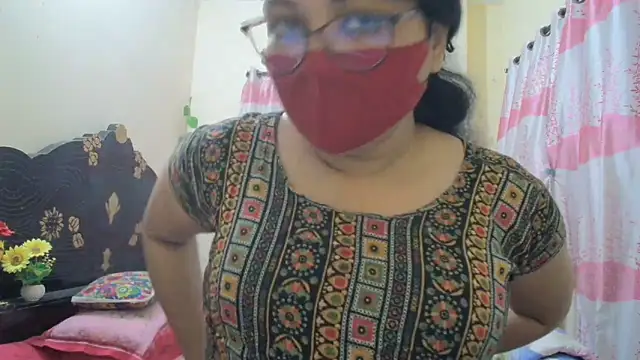 Elena cruz5 online show from March 8, 2026, 6:22 pm