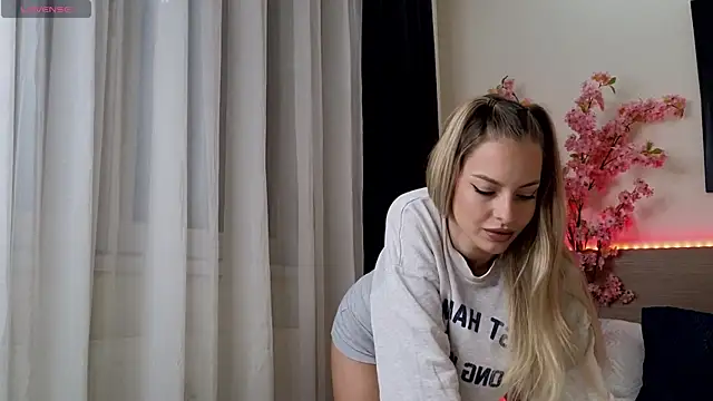 anexblondie online show from November 9, 2025, 3:05 pm