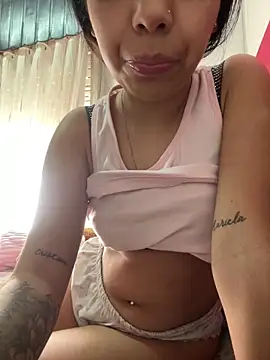 Snapshot of lulizoee chatting on September 12, 2025, 5:45 pm lulizoee online show from September 12, 2025, 5:45 pm