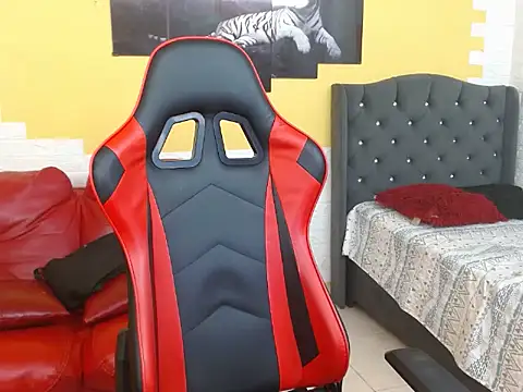 bull cam online show from October 16, 2025, 7:44 pm