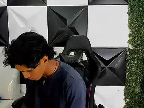 bull cam online show from September 22, 2025, 8:04 pm