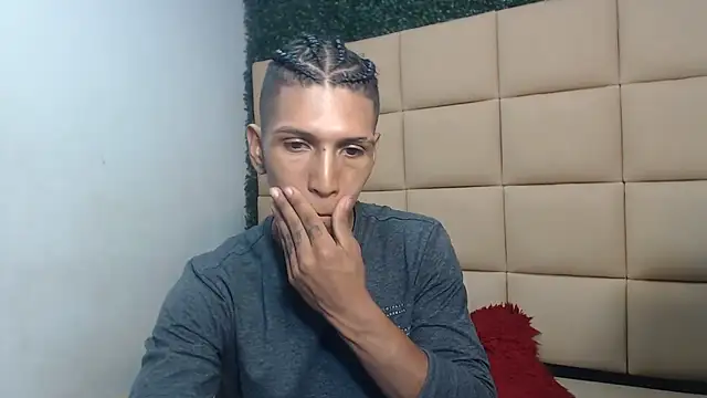 bull cam online show from September 12, 2025, 5:35 pm