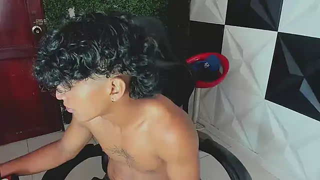 bull cam online show from October 7, 2025, 5:25 pm