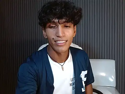 bull cam online show from September 8, 2025, 4:06 pm