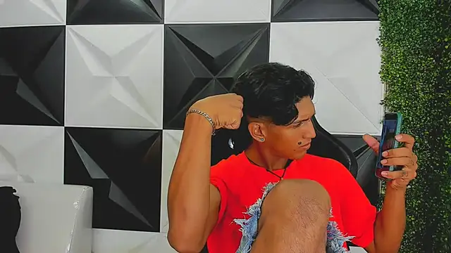 bull cam online show from September 11, 2025, 6:41 pm