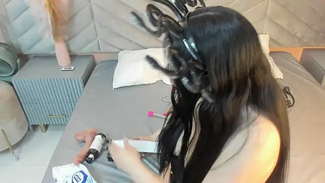 Mia Valentine  online show from October 24, 2025, 10:31 pm