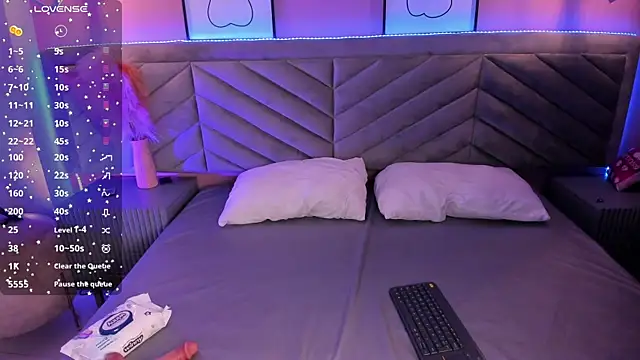 Mia Valentine  online show from October 7, 2025, 9:27 pm