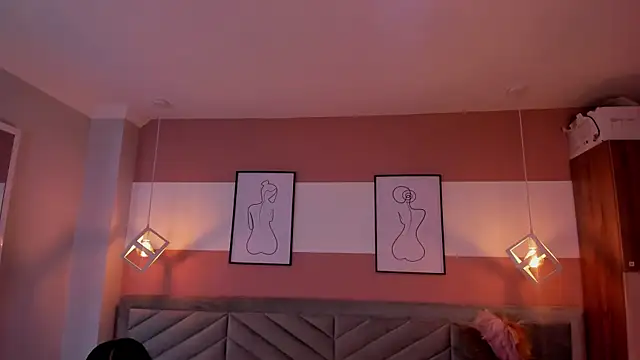 Mia Valentine  online show from November 27, 2025, 8:20 pm