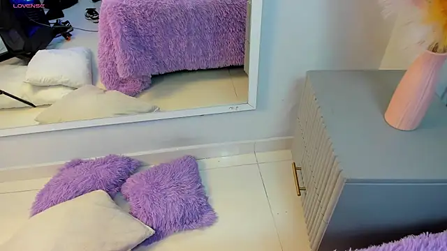 Mia Valentine  online show from February 2, 2026, 8:08 pm