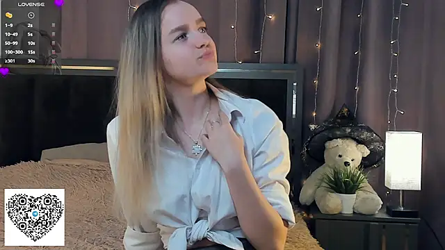 KerenFurguson online show from September 28, 2025, 7:54 pm