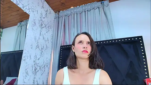 Snapshot of maraa_X chatting on May 15, 2026, 5:33 pm maraa X online show from May 15, 2026, 5:33 pm
