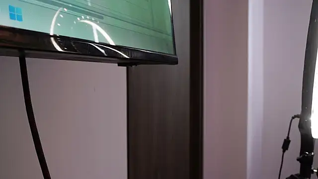 natasha vesper online show from November 18, 2025, 12:52 pm