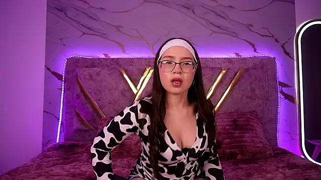 natasha vesper online show from October 29, 2025, 12:04 pm