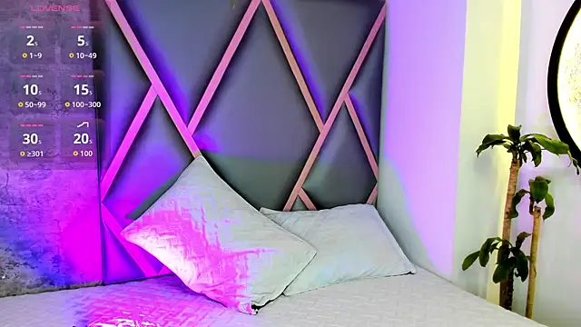 Snapshot of Miaa_Rosse chatting on November 11, 2025, 12:11 pm Miaa Rosse online show from November 11, 2025, 12:11 pm