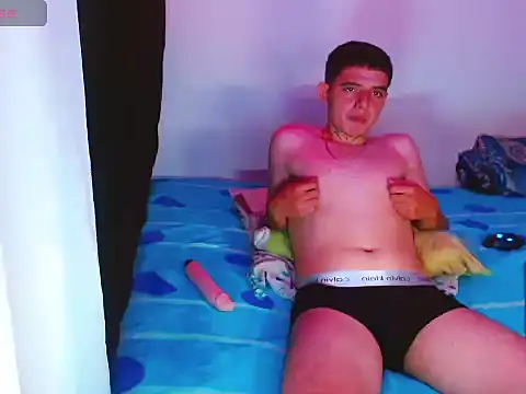 NoahAyala online show from November 16, 2025, 1:32 am