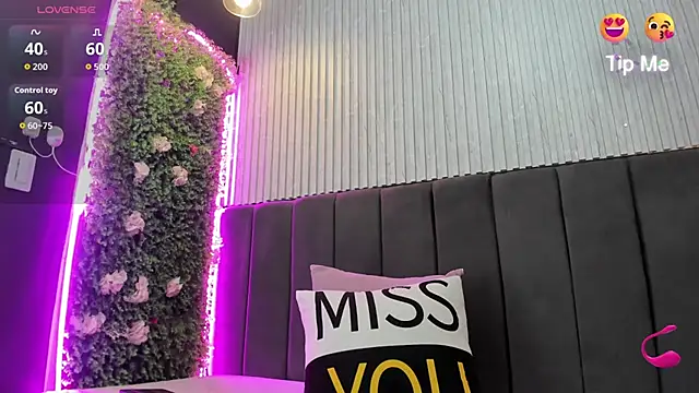 Skarlett hot  online show from February 12, 2026, 10:20 pm