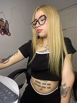 Snapshot of PrettyAshley_ chatting on June 30, 2026, 5:02 pm PrettyAshley online show from June 30, 2026, 5:02 pm