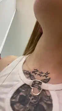 PrettyAshley  online show from October 28, 2025, 8:52 pm