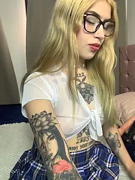 Snapshot of PrettyAshley_ chatting on June 21, 2026, 7:41 pm PrettyAshley online show from June 21, 2026, 7:41 pm