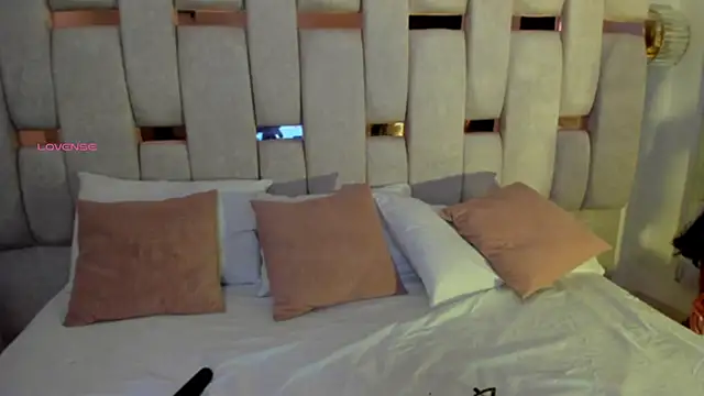 charlotte line online show from December 2, 2025, 6:09 pm