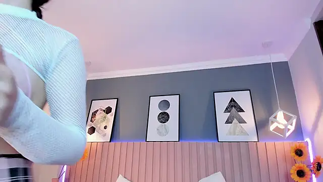 Nina Ford online show from September 9, 2025, 3:16 am