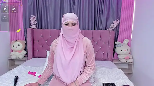 Nayla-Mouna online show from October 10, 2025, 7:47 pm