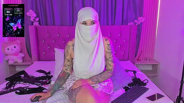 Nayla-Mouna online show from March 19, 2026, 8:31 pm