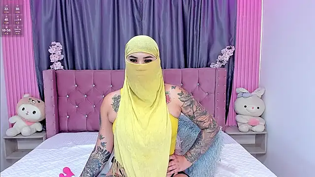 Nayla-Mouna online show from October 21, 2025, 7:46 pm