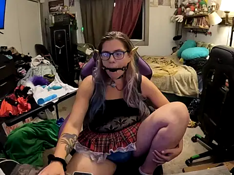 R4inbowK1tty online show from September 10, 2025, 4:22 am