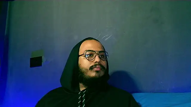  leda swan  online show from October 11, 2025, 1:45 pm