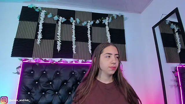  leda swan  online show from May 21, 2026, 8:12 am