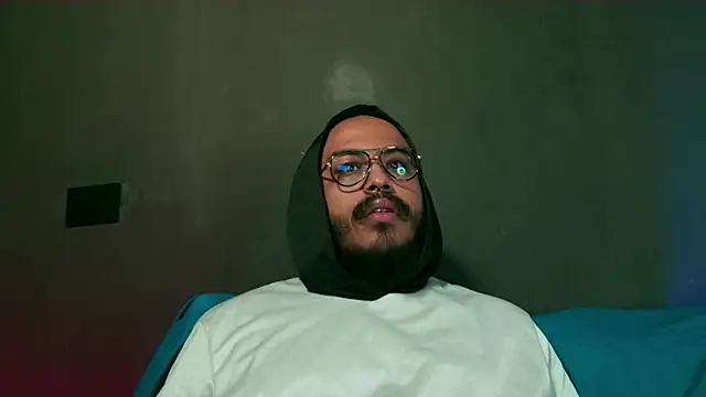  leda swan  online show from October 15, 2025, 1:08 pm