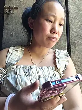 liu-liusexy online show from May 27, 2026, 6:43 am
