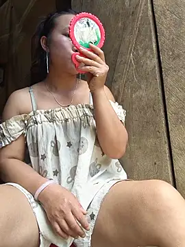 liu-liusexy online show from May 13, 2026, 7:59 am