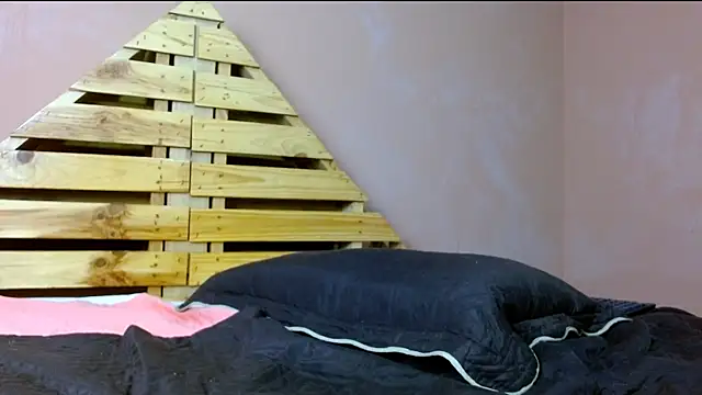 gracewoe online show from September 22, 2025, 4:29 am