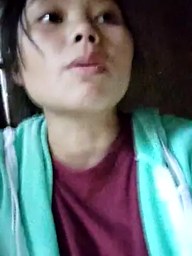 Snapshot of omiu-baby chatting on November 18, 2025, 2:05 am omiu-baby online show from November 18, 2025, 2:05 am