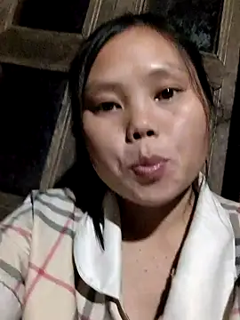 Snapshot of omiu-baby chatting on November 17, 2025, 11:47 am omiu-baby online show from November 17, 2025, 11:47 am