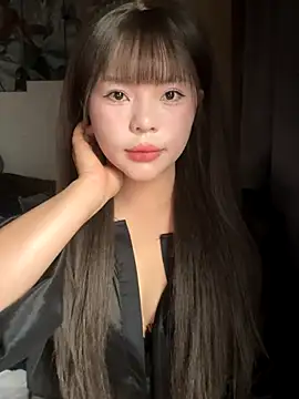 Snapshot of SarahBeii chatting on November 17, 2025, 3:21 am SarahBeii online show from November 17, 2025, 3:21 am