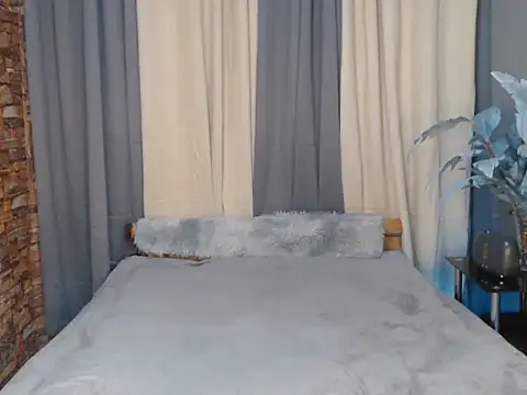 Snapshot of Theia22 chatting on September 9, 2025, 8:13 am Theia22 online show from September 9, 2025, 8:13 am